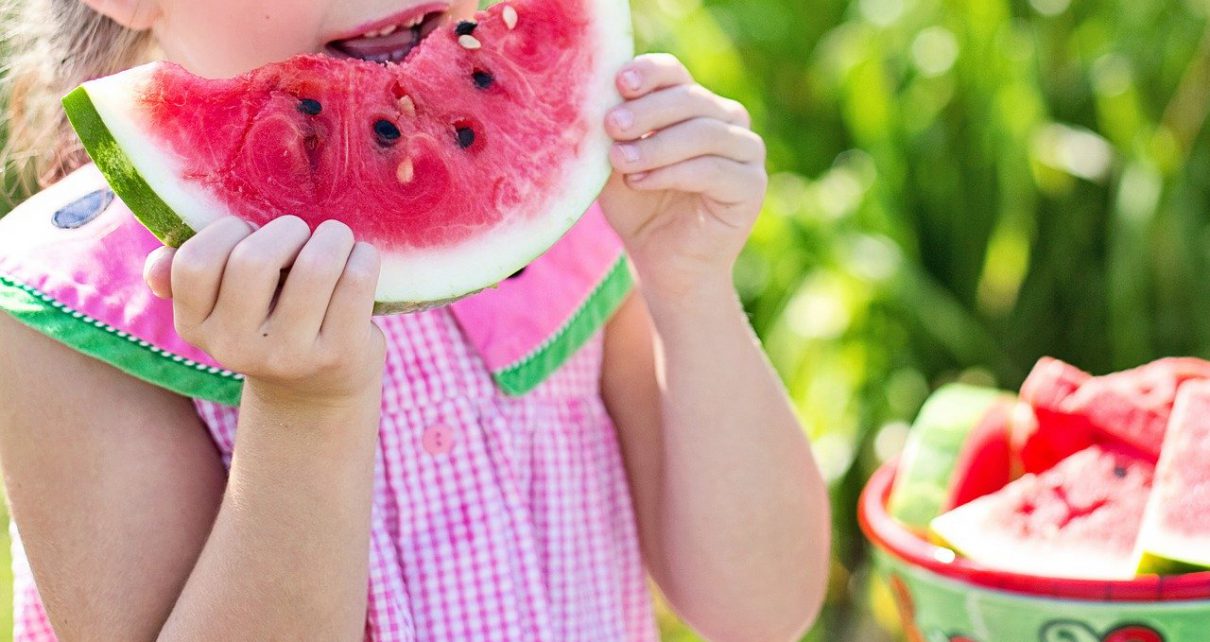 Superfoods w diecie dziecka - jak uzupełnić menu o cenne dla zdrowia składniki
